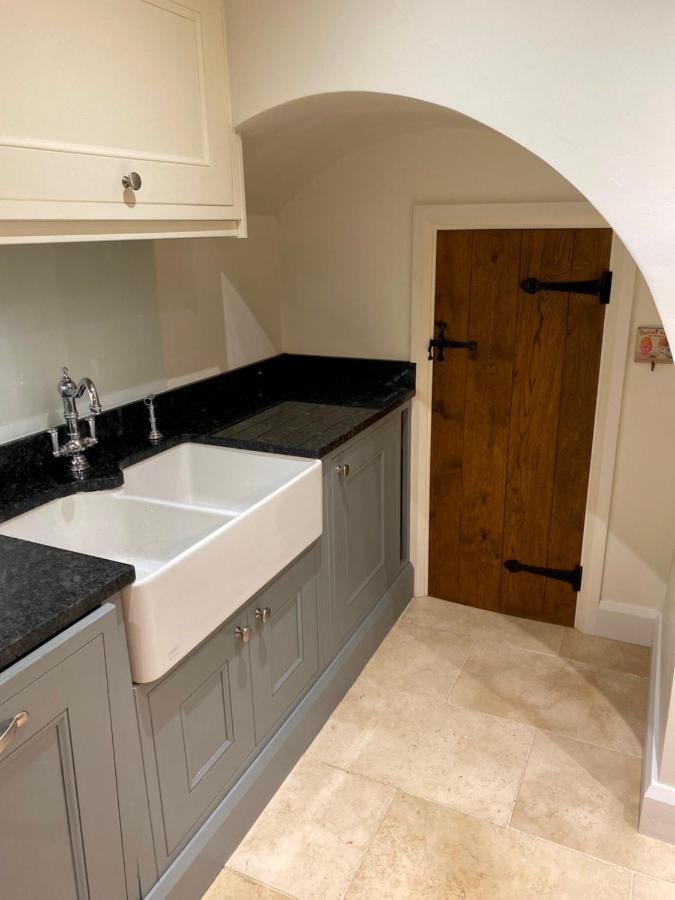 Pass The Keys Superbly Located Handsome Georgian Townhouse Shrewsbury Exterior photo